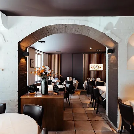 Brasserie De Beiaard فندق 2*